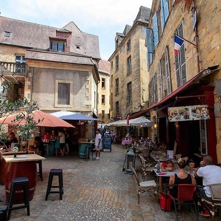 "Les Appartements De Betty A" Coeur Historique Sarlat-la-Caneda Bagian luar foto